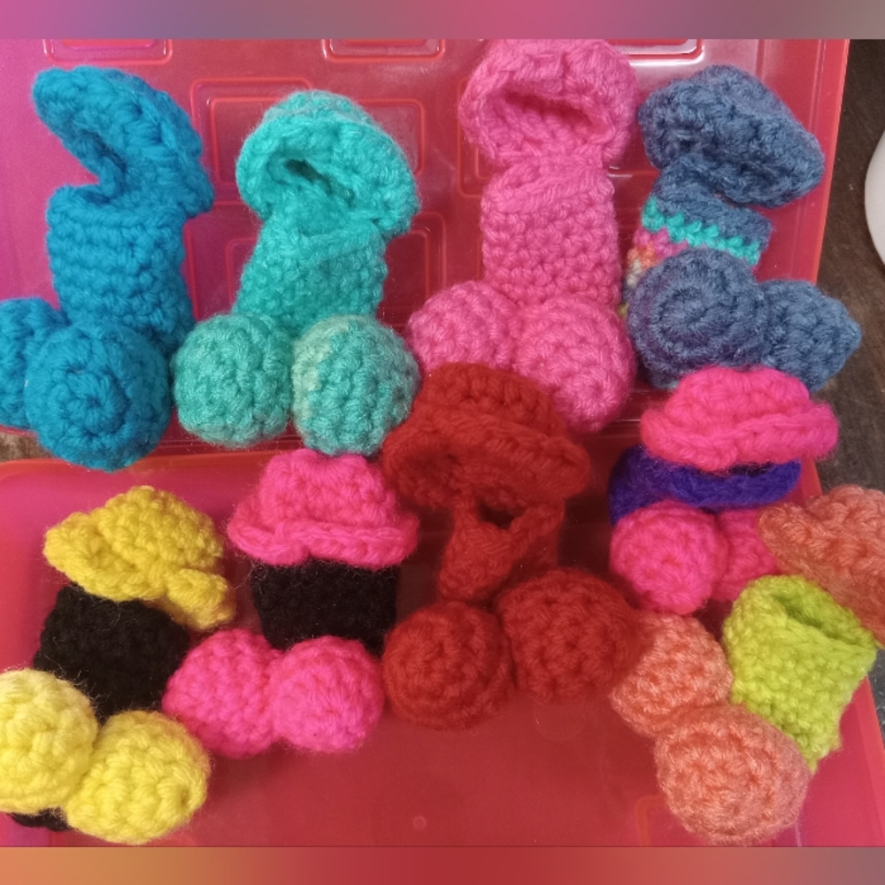 COPY - Handcrafted 🍆 crochet chapstick gag gift holder - Picture 5 of 5